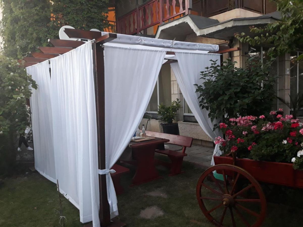 Къща За Гости Градина Aheloi Exterior foto