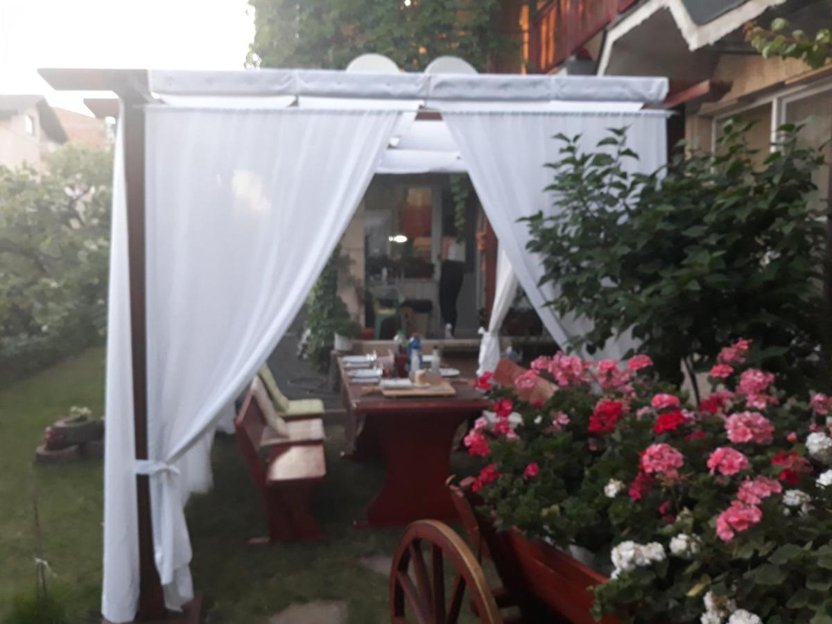 Къща За Гости Градина Aheloi Exterior foto