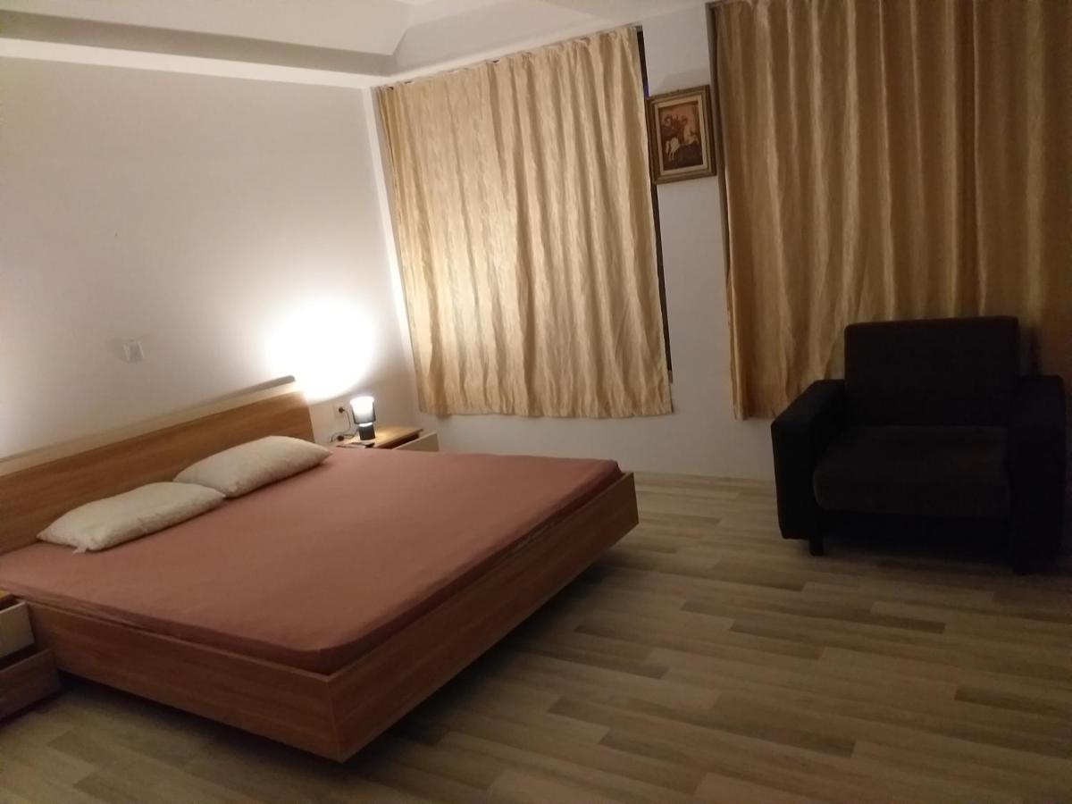 Къща За Гости Градина Aheloi Exterior foto